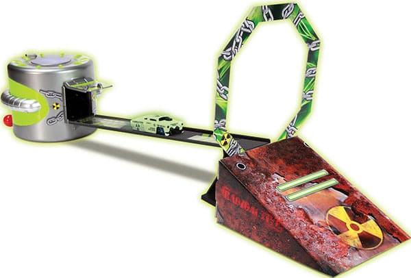 Set za igru - Glow Rider Maisto set za lansiranje autića sa autićem koji svetli u mraku 81197