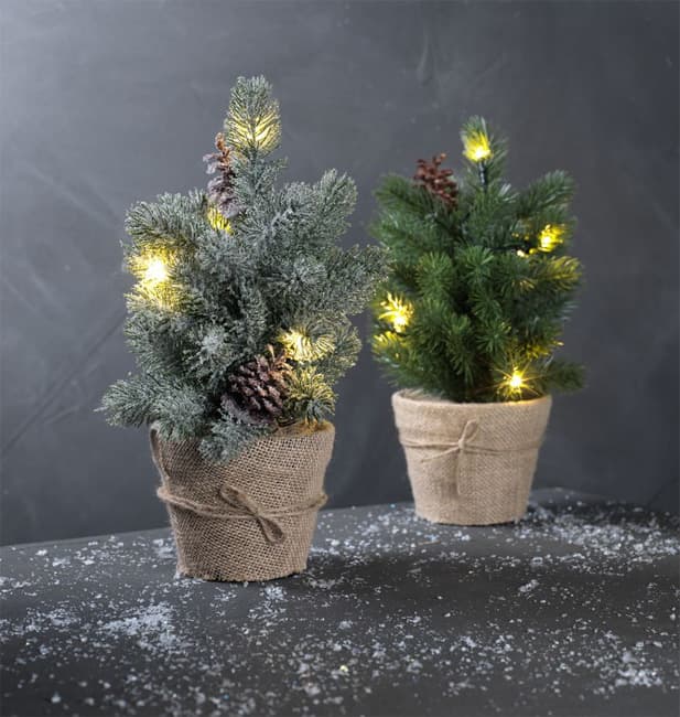 Novogodišnja LED svetleća jelka 33cm